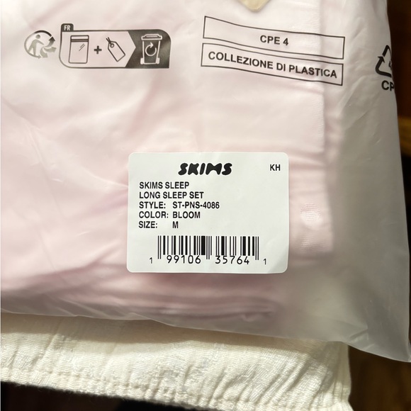 Skims Bloom Pink Sleep Set Size Med - Picture 3 of 3